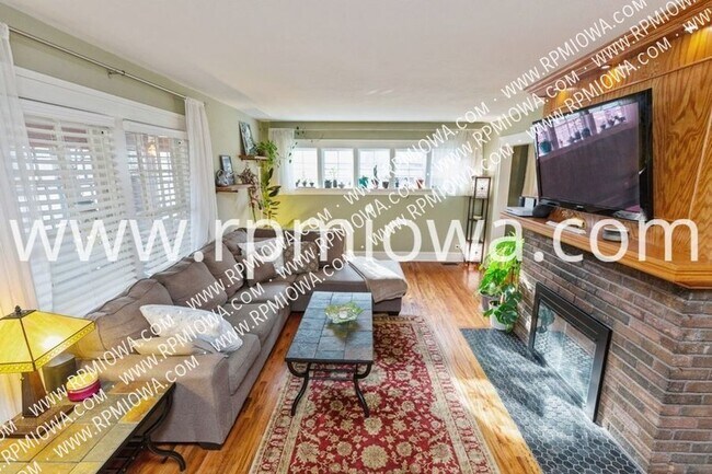 Foto del edificio - GREAT NEIGHBORHOOD!! Charming 2 Bedroom, 1...