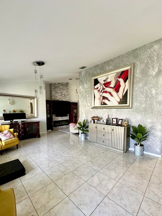 Foto del edificio - 13965 Aster Ave