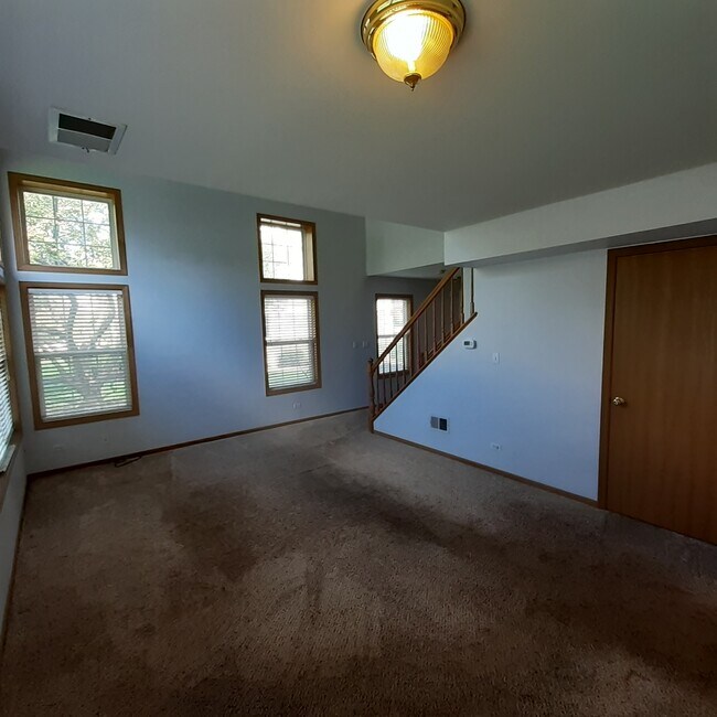 Foto del edificio - 156 Castlewood Ct
