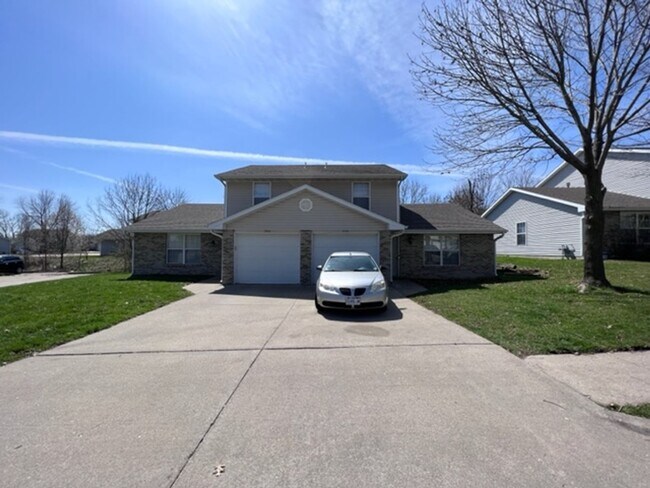 Building Photo - 3566-3568 Prescott Dr