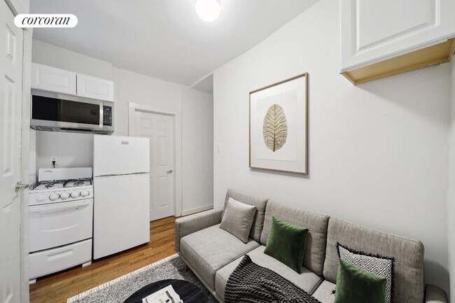 Foto del edificio - 242 E 10th St