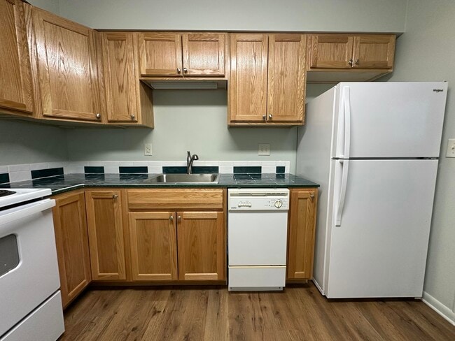 Building Photo - 532 Schneider Dr