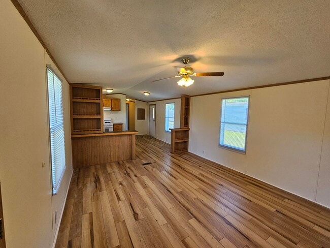 Building Photo - 35 Woodside Ln