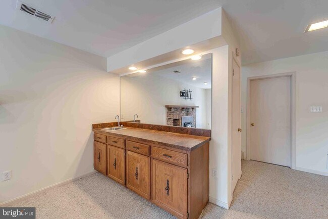 Foto del edificio - 7713 Bristol Square Ct