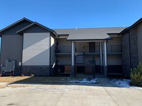 Building Photo - 610 Cedar St