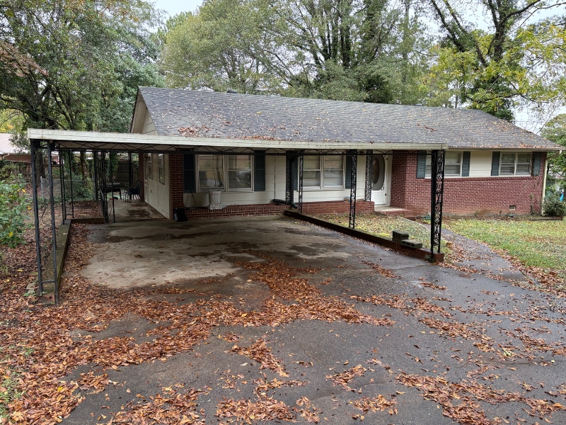 Primary Photo - 131 Pine Cir