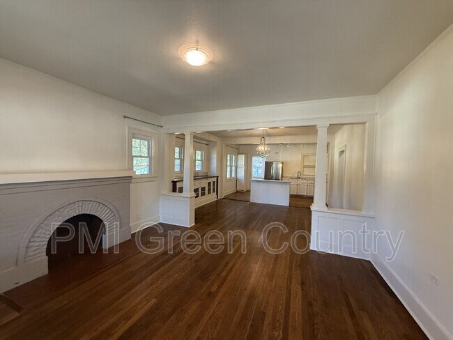 Foto del edificio - 1147 N Main St