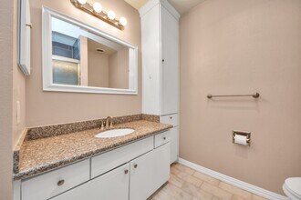 Building Photo - 6334 Chevy Chase Dr