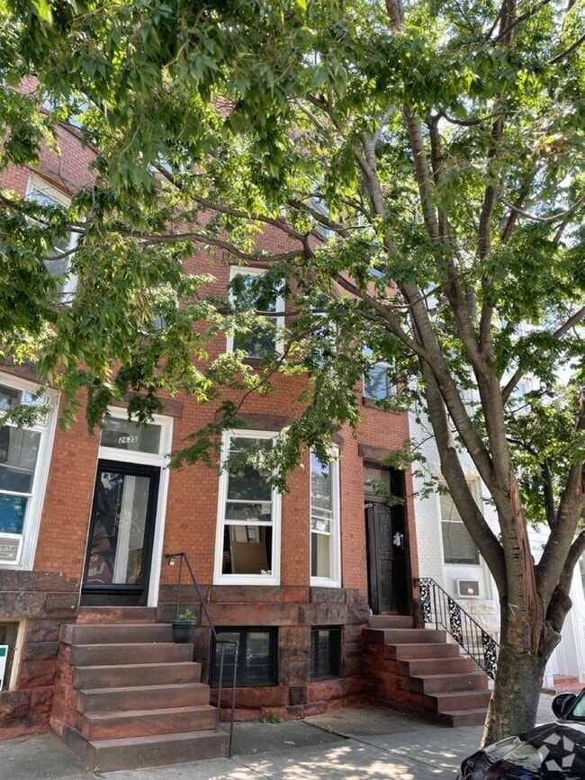 Building Photo - 2635 N Charles St