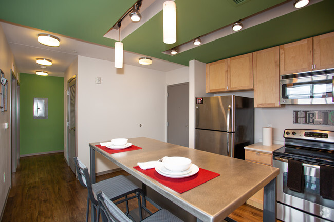 2HAB, 1BA - 710 ft² - Canopy Lofts