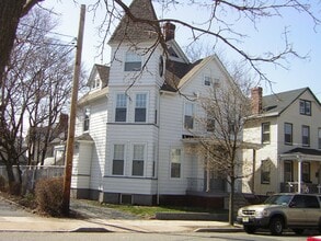 Building Photo - 256 Seaman St