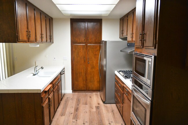 Building Photo - 3929 Bonita View Dr