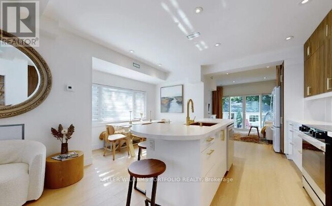 Building Photo - 22 Pitt Ave