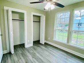 Building Photo - 602 Majestic St