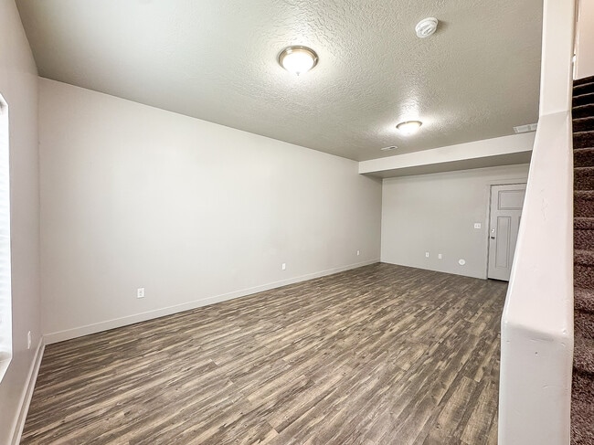 Building Photo - 699 E 355 N
