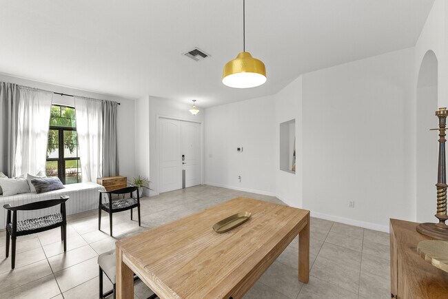 Foto del edificio - 5704 Sandbirch Way