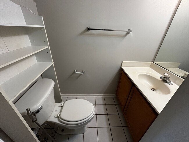 Foto del edificio - 2 Bedroom Townhome in Maplecrest Complex!!