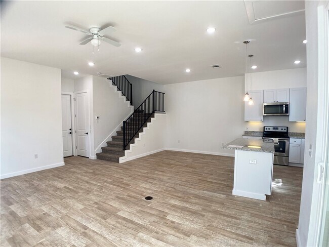 Foto del edificio - 255 Lourdes Ct