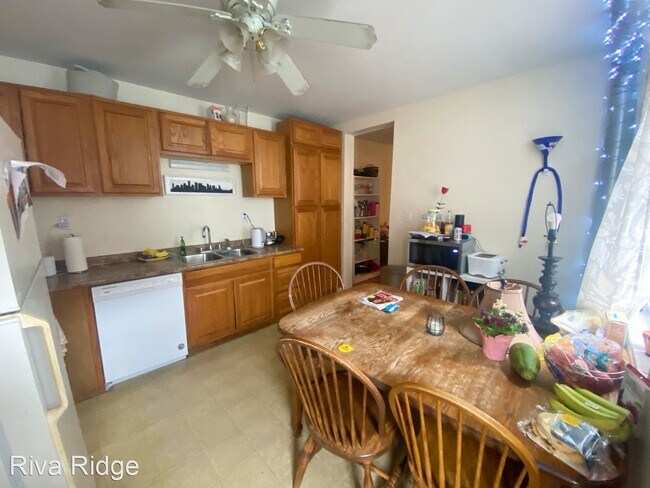 Foto del edificio - 5 br, 2 bath House - 1921 Larkins Way