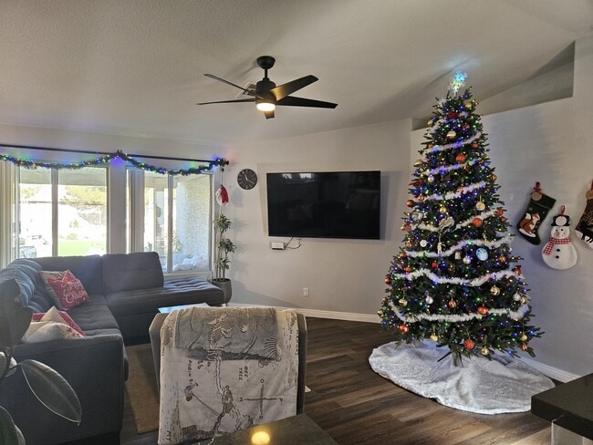 Foto del edificio - 3204 Snow Peak Dr