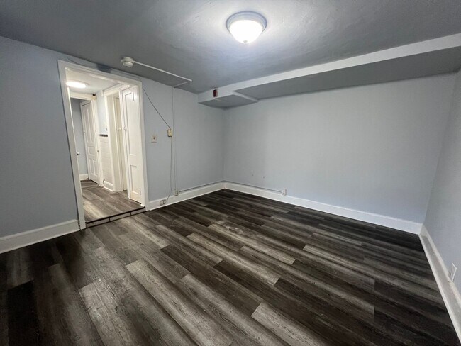 Foto del edificio - 926 W Tabor Rd