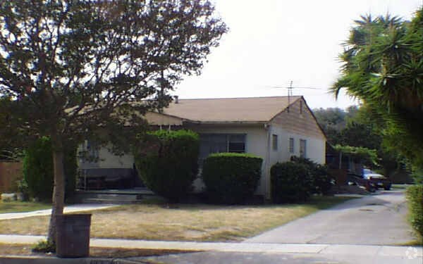 Building Photo - 613 N Lincoln Ave