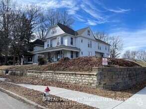 Building Photo - 728 N 25th St