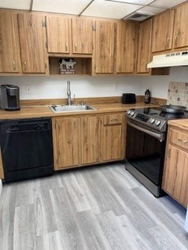 Building Photo - 3300  Fox Chase 2 Bedroom Condo