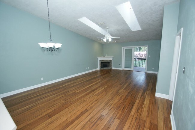 Building Photo - 2935 Royal Palm Way