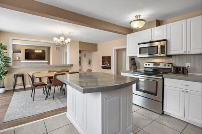 Foto del edificio - 719 E 9th Ave