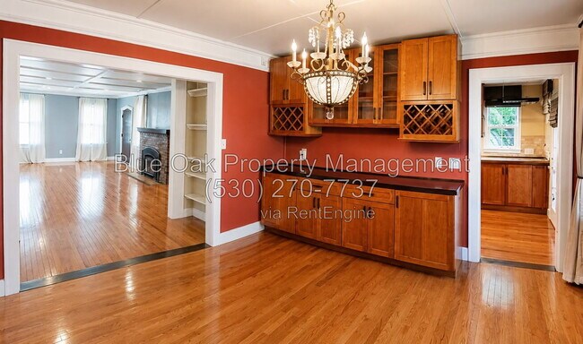 Foto del edificio - 687 E 8th St