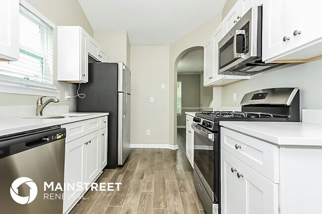 Foto del edificio - 350 Summer Hill Cir