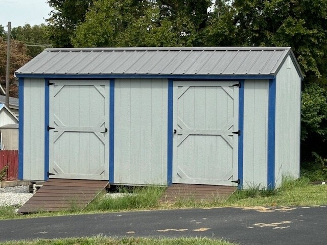 Storage shed - 101 Sable Ave