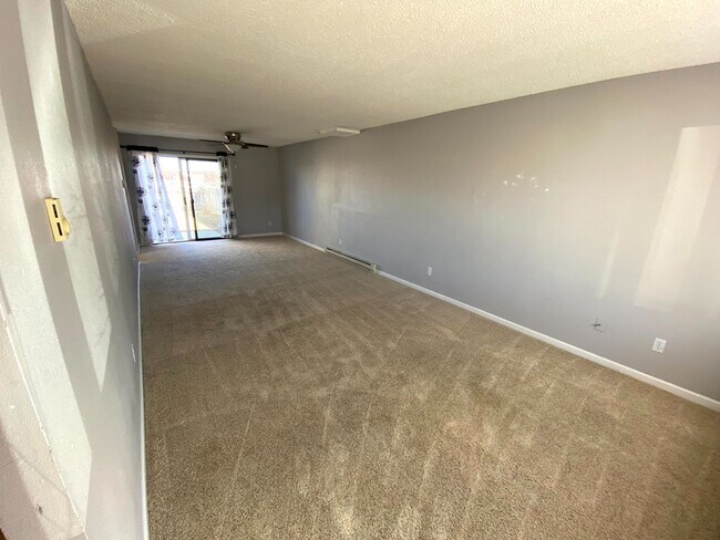Foto del edificio - 2110 Prairie Rd