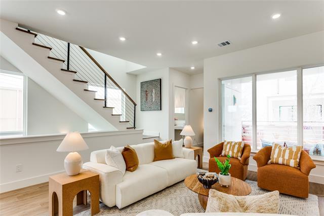 Building Photo - 349 College Ave