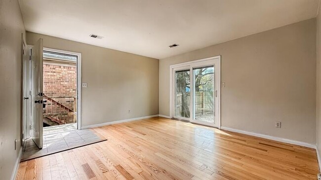Building Photo - 4305 Tides Court- Unit B