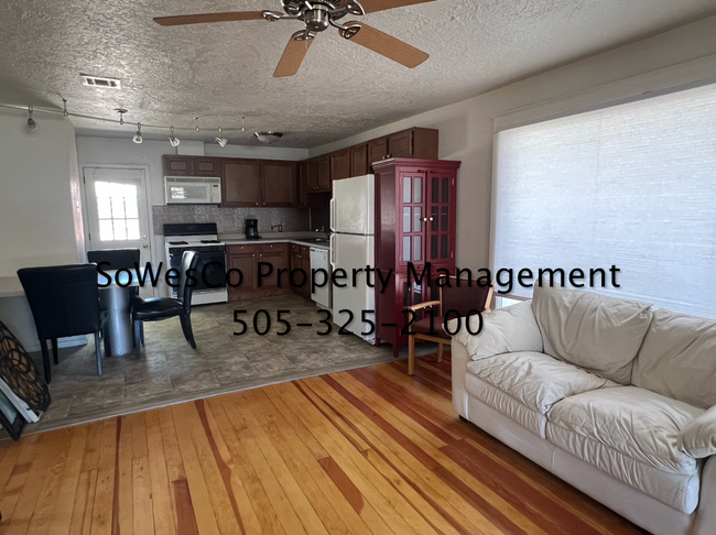 Building Photo - Single Family Two Bedroom Home