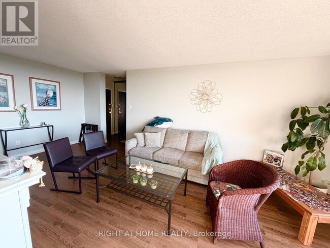 Building Photo - 2929 Aquitaine Ave
