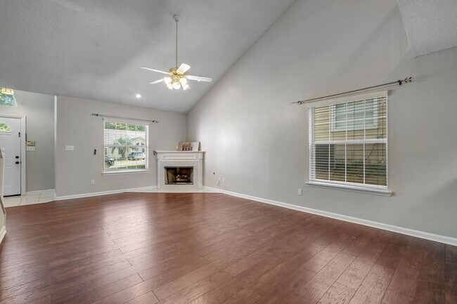 Foto del edificio - East Tallahassee Townhome