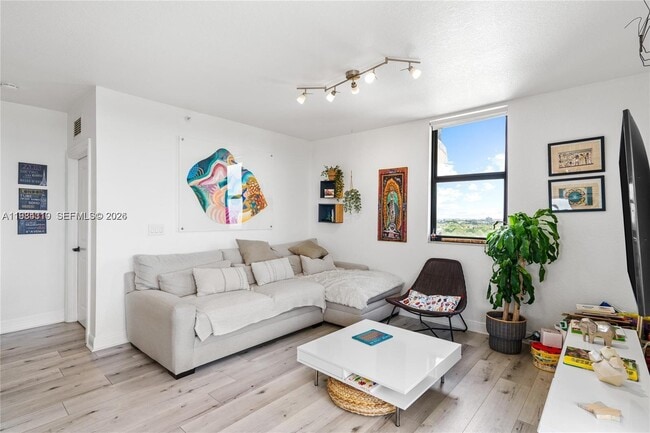 Foto del edificio - 2301 SW 27th Ave