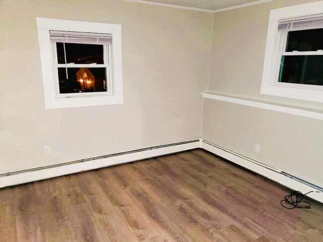 Building Photo - 392 E Center St