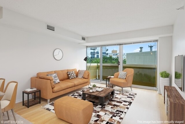 Foto del edificio - 1720 Maple Ave
