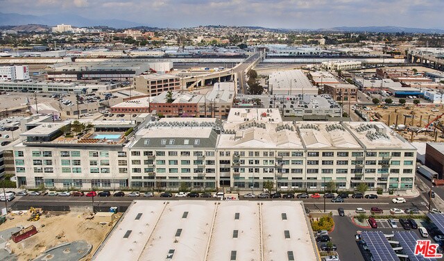 Building Photo - 530 S Hewitt St