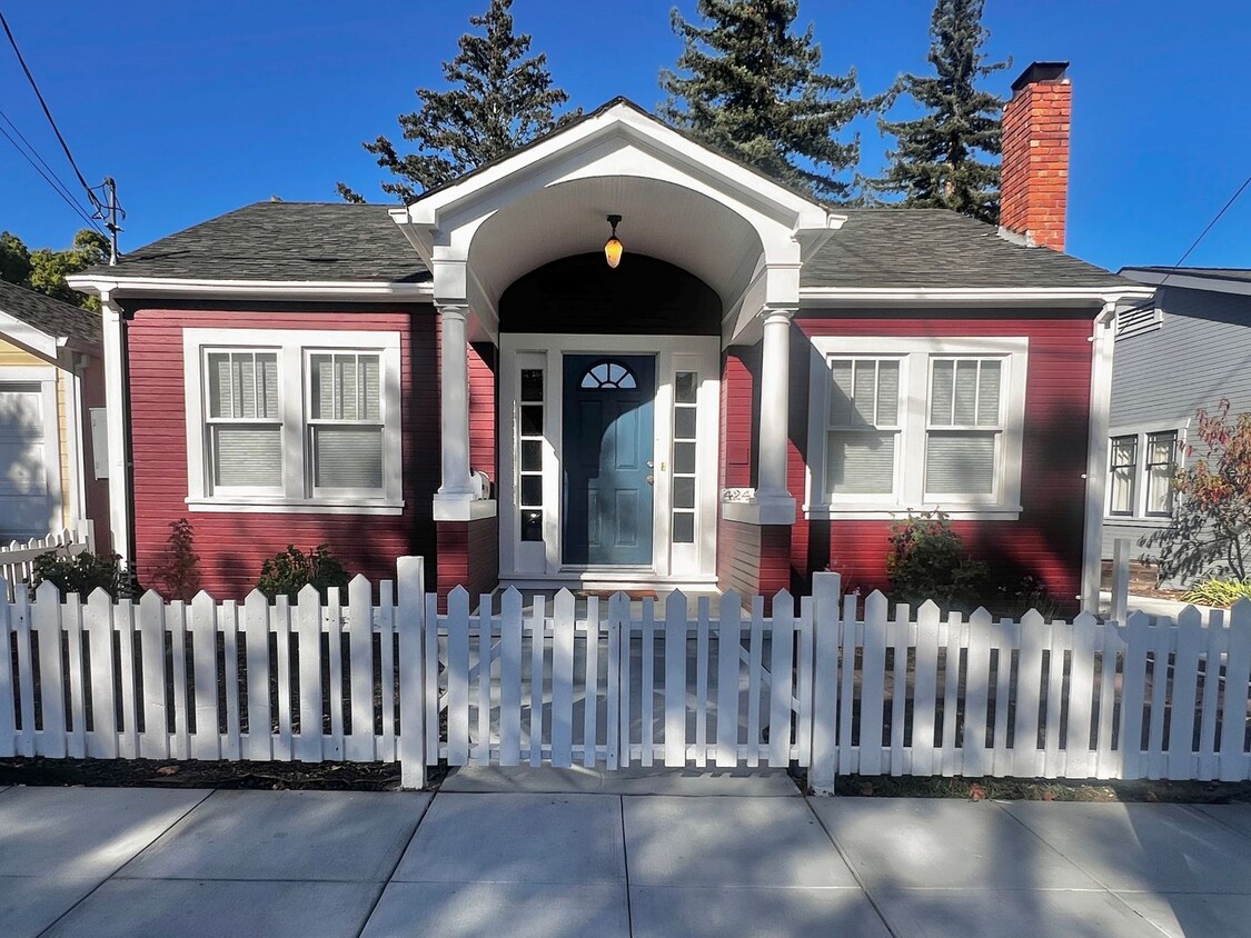 Foto principal - Charming Petaluma Home Near Downtown