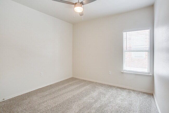 Foto del edificio - "Charming 3-Bedroom Retreat with 2 Full Baths in Wolfforth - 1465 Sq Ft of Comfort!"
