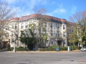 Building Photo - 1232 Beacon St