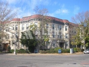 Building Photo - 1232 Beacon St