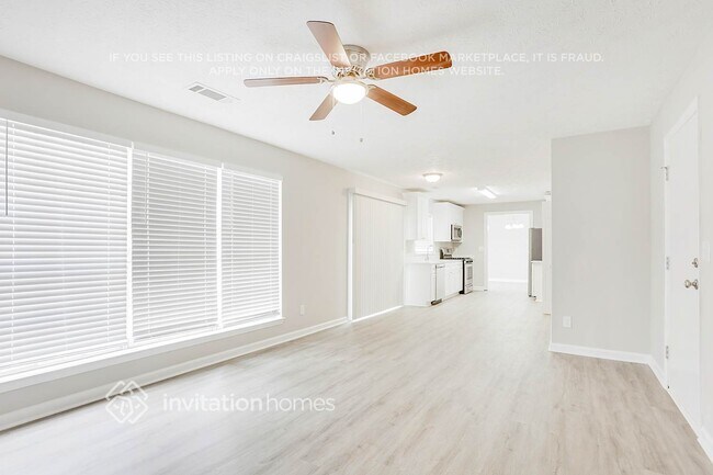 Building Photo - 6563 Eastbriar Dr