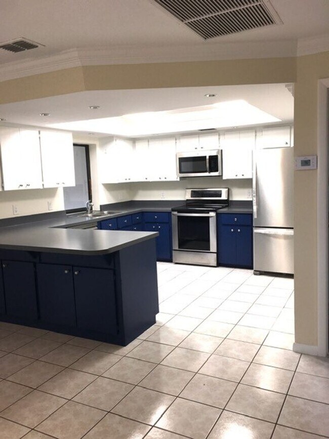 Photo - 904 Archer Pkwy E House