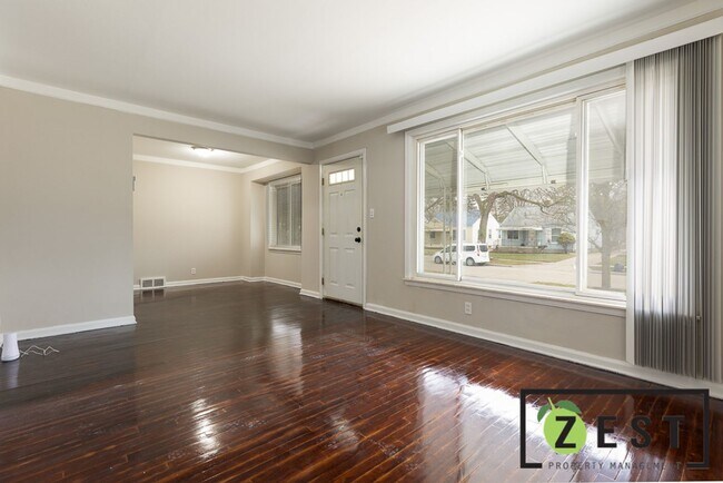 Foto del edificio - BEAUTIFUL 3 BEDROOM 1 BATH